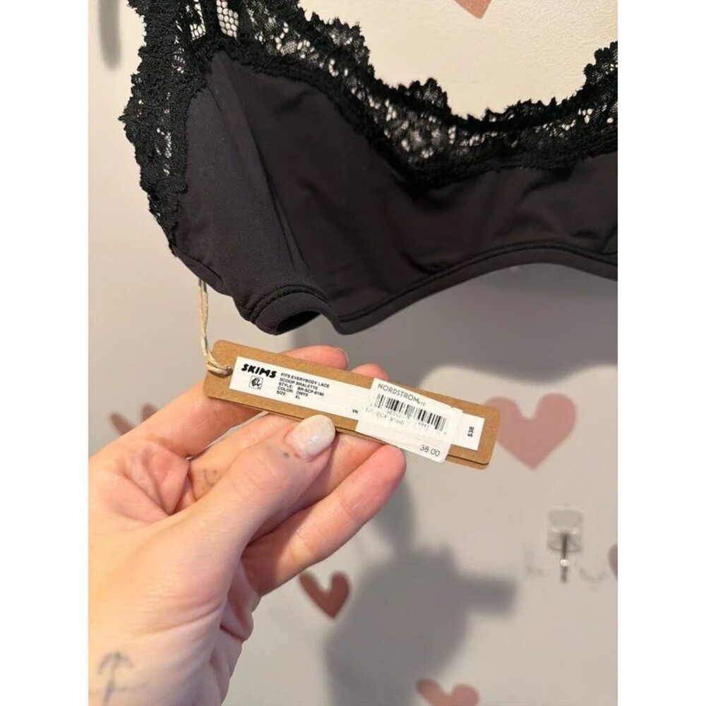 skims bra xl - Picture 2 of 3
